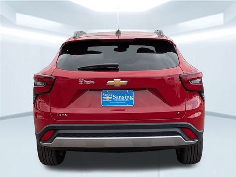 New 2026 Chevrolet Trax LT w/ Sunroof Package image 5