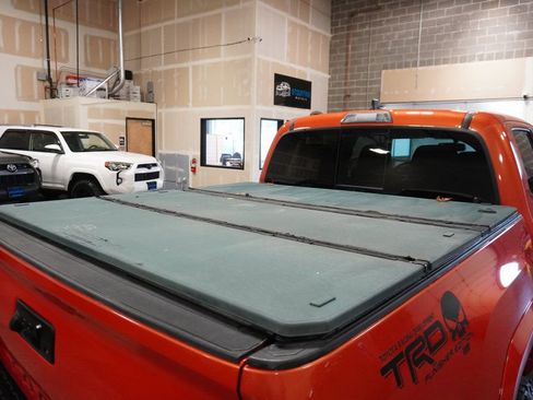 Used 2017 Toyota Tacoma TRD Sport image 14