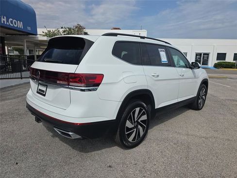 Used 2025 Volkswagen Atlas SE FWD image 3