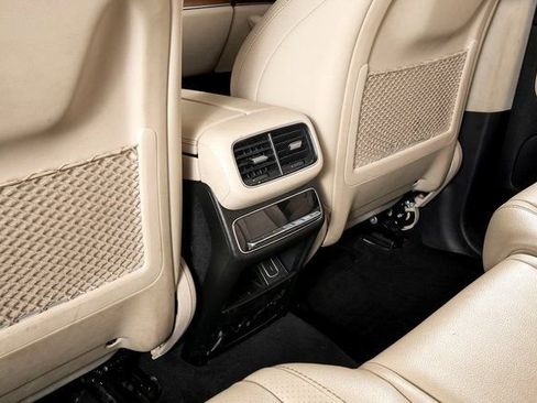 Used 2022 Mercedes-Benz GLS 450 4MATIC image 25