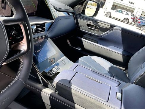 Used 2026 INFINITI QX80 4WD w/ Sport Exterior Package image 23