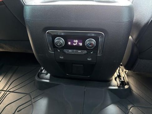 Used 2023 Chevrolet Tahoe Premier AWD/4WD image 21