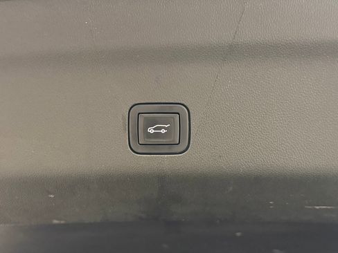 Used 2022 Chevrolet Tahoe RST w/ Luxury Package RWD image 42