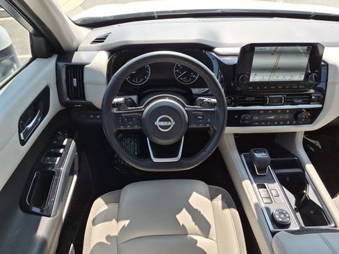 Certified 2025 Nissan Pathfinder SL AWD/4WD image 30