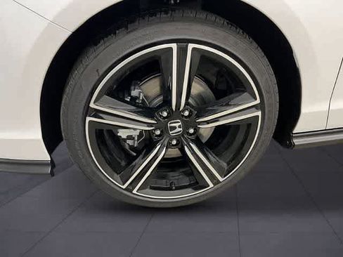 Used 2025 Honda Accord Sport image 11