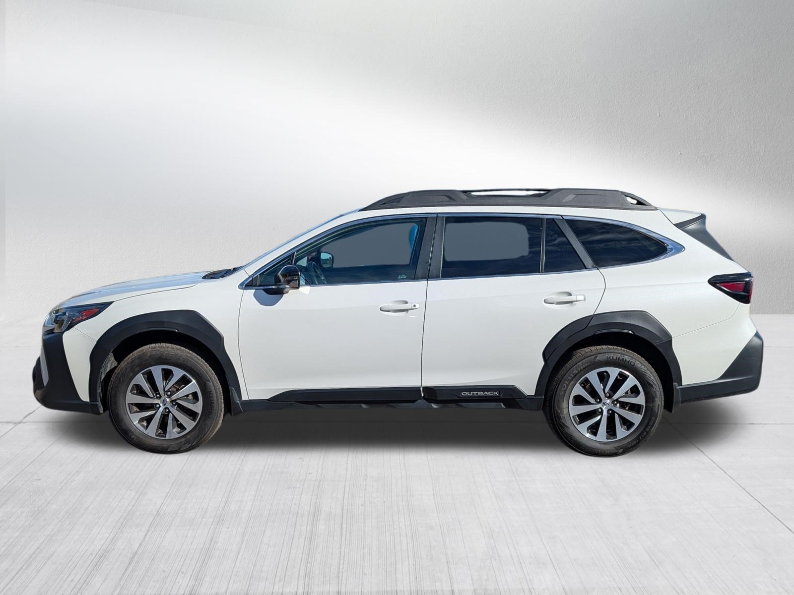 Used 2025 Subaru Outback Premium AWD/4WD image 4