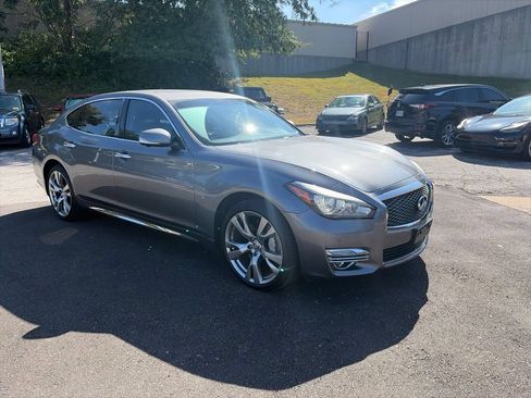 Used 2019 INFINITI Q70 L 3.7 w/ Sensory Package AWD/4WD image 3