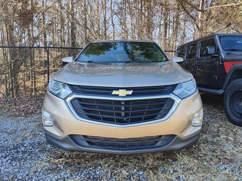 Used 2018 Chevrolet Equinox LT w/ Sun & Infotainment Package image 2