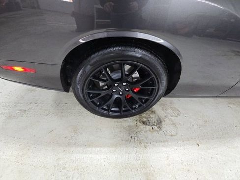 Used 2016 Dodge Challenger SRT Hellcat image 13
