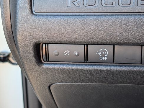 Used 2024 Nissan Rogue S AWD/4WD image 26