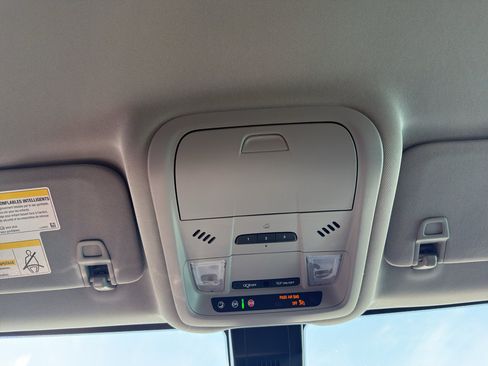 Used 2023 GMC Terrain SLT w/ LPO, Floor Liner Package FWD image 26