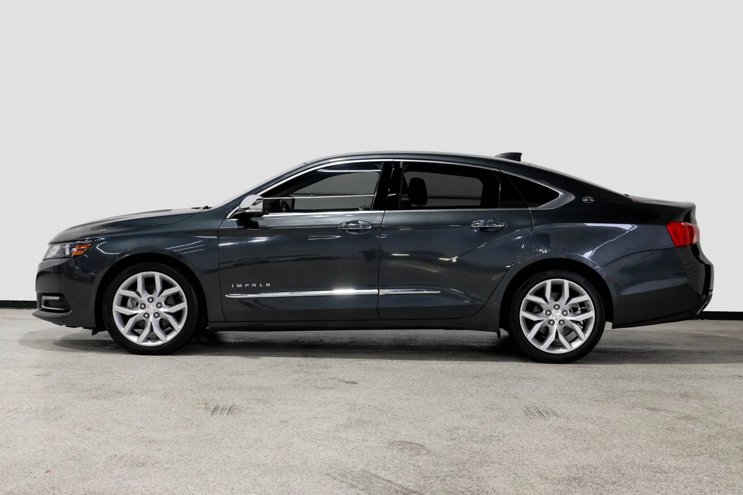 Used 2019 Chevrolet Impala Premier FWD image 9