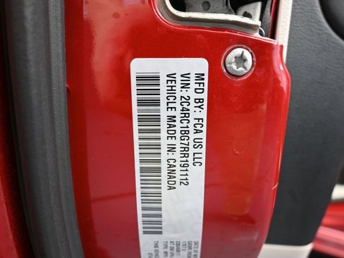 Used 2024 Chrysler Pacifica Touring-L FWD image 50