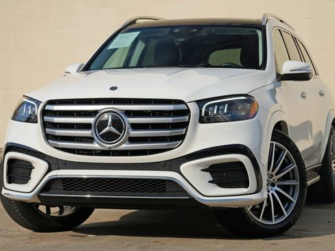 Used 2024 Mercedes-Benz GLS 450 4MATIC w/ AMG Line Exterior image 3