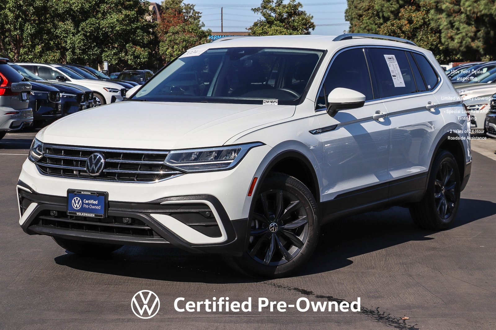 Used 2024 Volkswagen Tiguan SE AWD/4WD image 1
