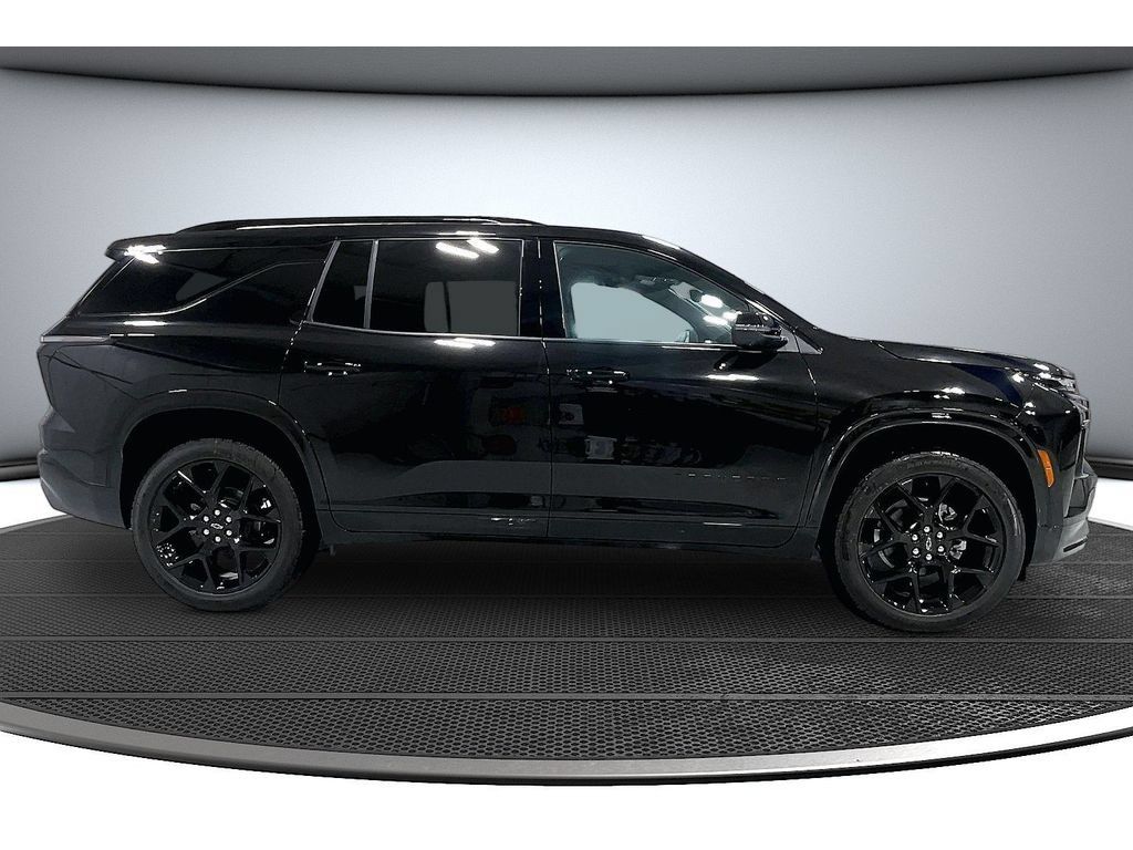 New 2026 Chevrolet Traverse RS w/ LPO, Floor Liner Package FWD image 17