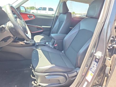 Used 2023 Kia Soul GT-Line FWD image 7
