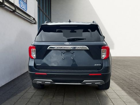 Certified 2023 Ford Explorer XLT w/ Equipment Group 202A image 4