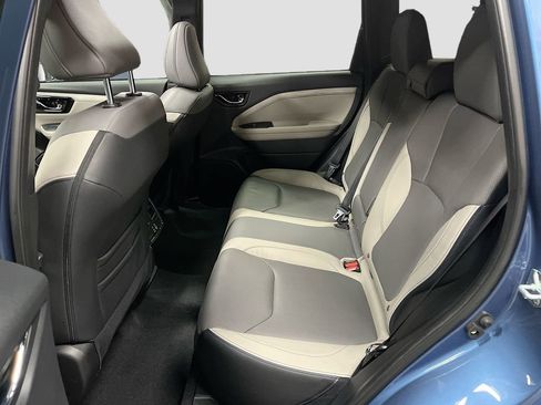 Used 2025 Subaru Forester Limited AWD/4WD image 26