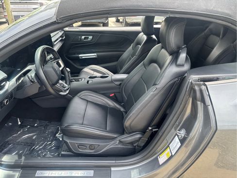 Used 2025 Ford Mustang Premium RWD image 7