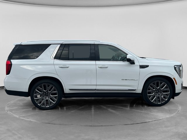 Used 2026 GMC Yukon Denali Ultimate AWD/4WD image 2