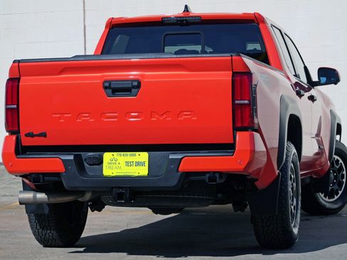 Used 2024 Toyota Tacoma TRD Off-Road w/ TRD Off Road Premium Package AWD/4WD image 5