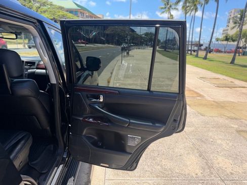 Used 2014 Lexus LX 570 4WD image 12