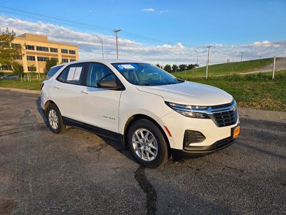 Used 2022 Chevrolet Equinox LS w/ LS Convenience Package