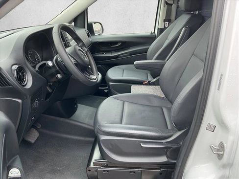 Used 2023 Mercedes-Benz Metris image 11