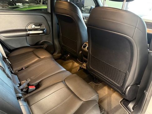 Used 2021 Mercedes-Benz GLB 250 image 26