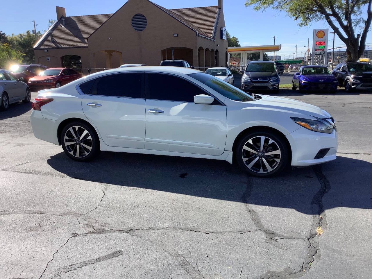 Used 2017 Nissan Altima 3.5 SR FWD image 10