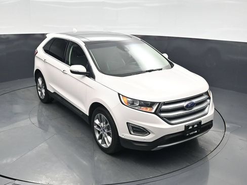 Used 2018 Ford Edge Titanium w/ Equipment Group 302A AWD/4WD image 38