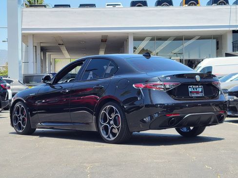 Used 2024 Alfa Romeo Giulia Veloce RWD image 2