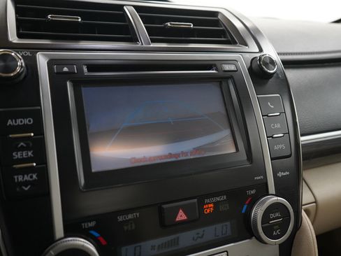 Used 2013 Toyota Camry XLE w/ Leather Pkg FWD image 26