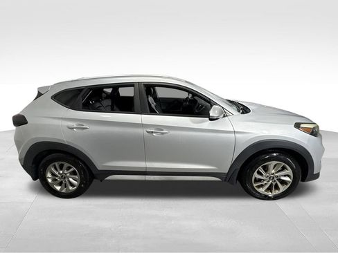 Used 2017 Hyundai Tucson SE Plus AWD/4WD image 11