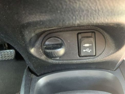 Used 2016 Toyota Yaris LE image 24