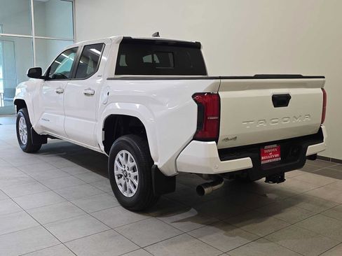 Certified 2025 Toyota Tacoma SR5 w/ SR5 Upgrade Package AWD/4WD image 4