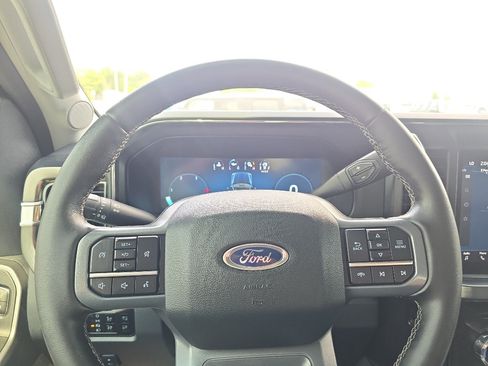 Used 2025 Ford F350 Lariat w/ Black Appearance Package AWD/4WD image 23