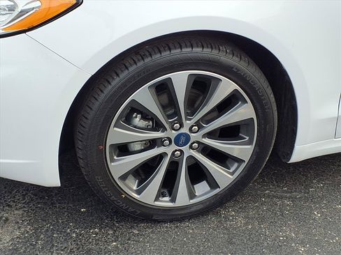 Used 2020 Ford Fusion SE image 24