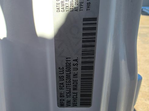 Used 2021 Jeep Gladiator Mojave image 30