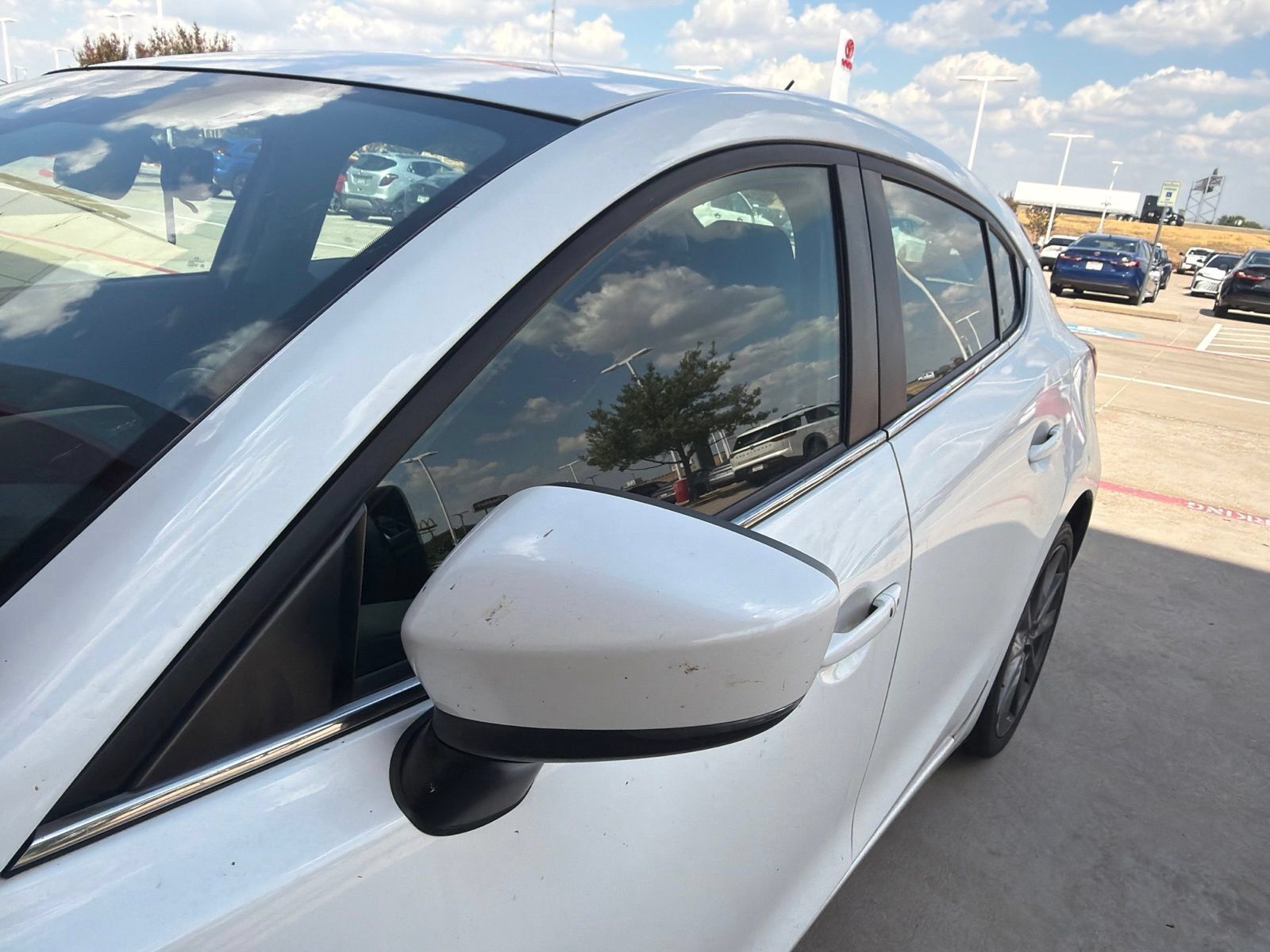Used 2018 MAZDA MAZDA3 Touring FWD image 4
