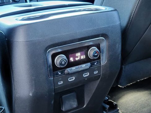 Used 2024 Chevrolet Tahoe Z71 w/ Luxury Package image 26