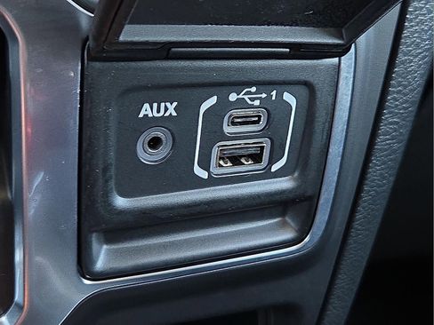 Used 2020 Jeep Wrangler Sport image 18