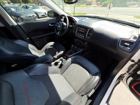 Used 2021 Jeep Compass Trailhawk AWD/4WD image 10