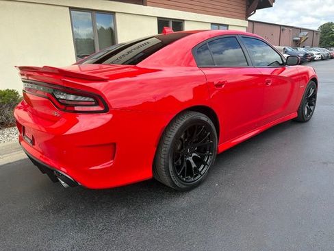 Used 2022 Dodge Charger R/T RWD image 8