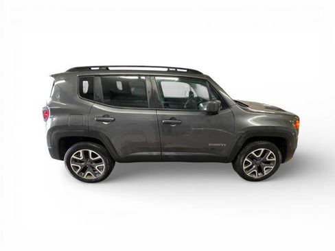 Used 2016 Jeep Renegade Latitude w/ Popular Equipment Group image 7