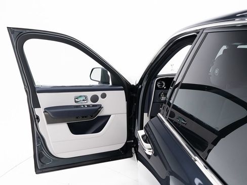 Used 2026 Rolls-Royce Cullinan AWD/4WD image 11