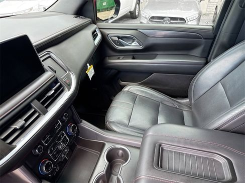 Used 2021 Chevrolet Suburban RST image 24