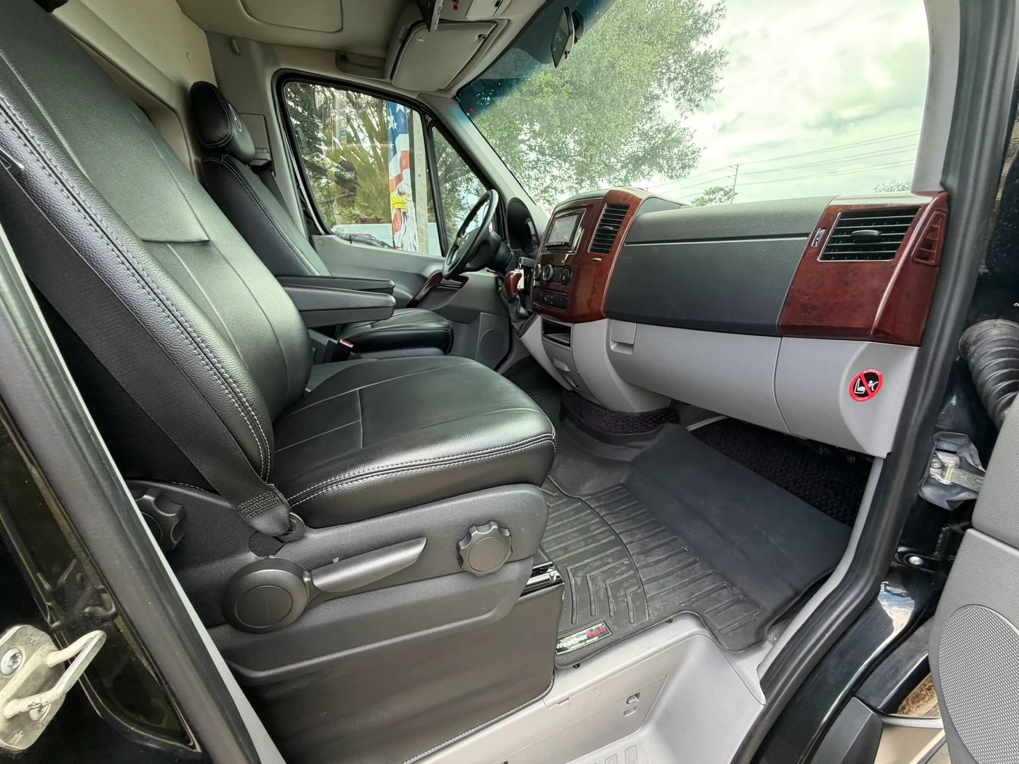 Used 2012 Mercedes-Benz Sprinter 2500 image 23
