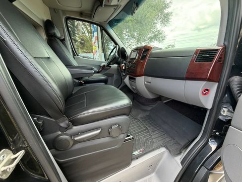 Used 2012 Mercedes-Benz Sprinter 2500 image 23